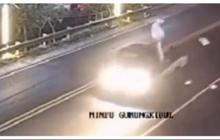 Viral Sosok 'Pocong' Nebeng Mobil Bak Terbuka di Gunungkidul, Ini Fakta di Baliknya