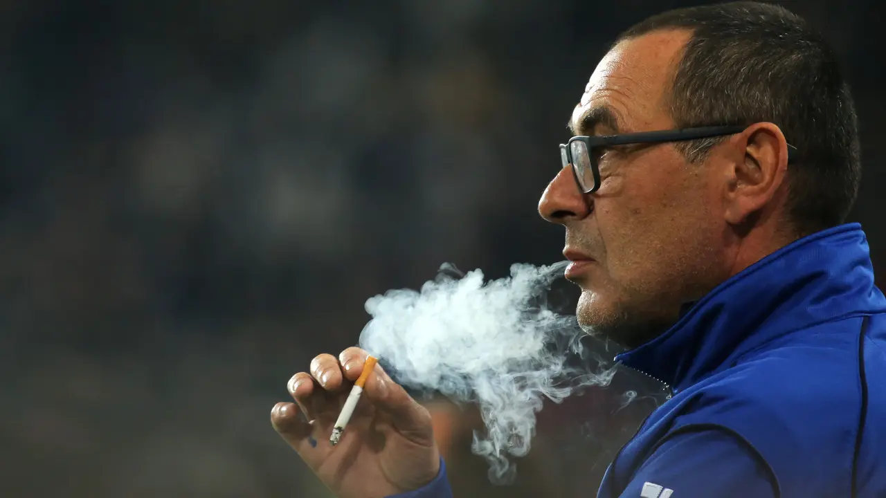 Sarri, Pelatih Juventus yang Menghisap Rokok Tiap 12 Menit Sekali