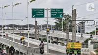 Sejumlah kendaraan melintasi jalan layang atau flyover Lenteng Agung, Jakarta, Minggu (31/1/2021). Pemprov DKI Jakarta melalui Dinas Bina Marga melakukan uji coba dua flyover tapal kuda, yakni Tanjung Barat dan Lenteng Agung. (merdeka.com/Iqbal S. Nugroho)