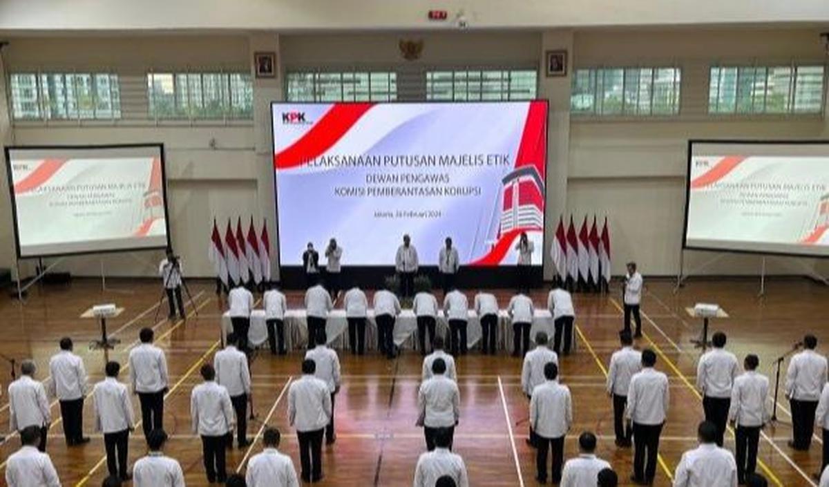 Nawawi mengatakan, sebagian dari 78 orang pegawai tersebut juga telah ditindak.