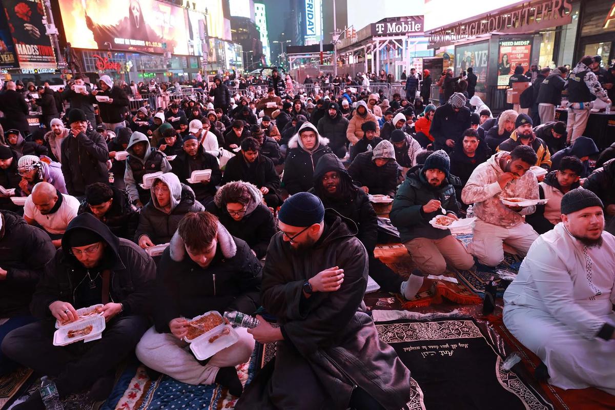 FOTO: Semangat Ramadan Menggema di Times Square New York