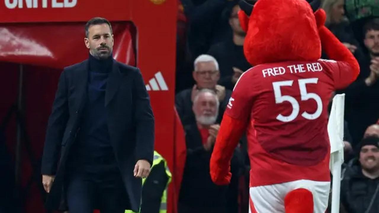 Ruud van Nistelrooy Tulis Pesan Perpisahan Emosional, Akan Selalu Hargai Kenangan bersama MU
