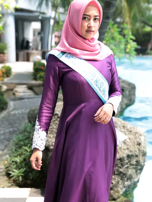 Mengingat usia para finalis yang masih tergolong remaja, Bunda Romi mengajarkan bagaimana cara mereka mengendalikan diri, terutama emosi yang muncul dari dalam diri mereka masing-masing. (Deki Prayoga/Bintang.com)