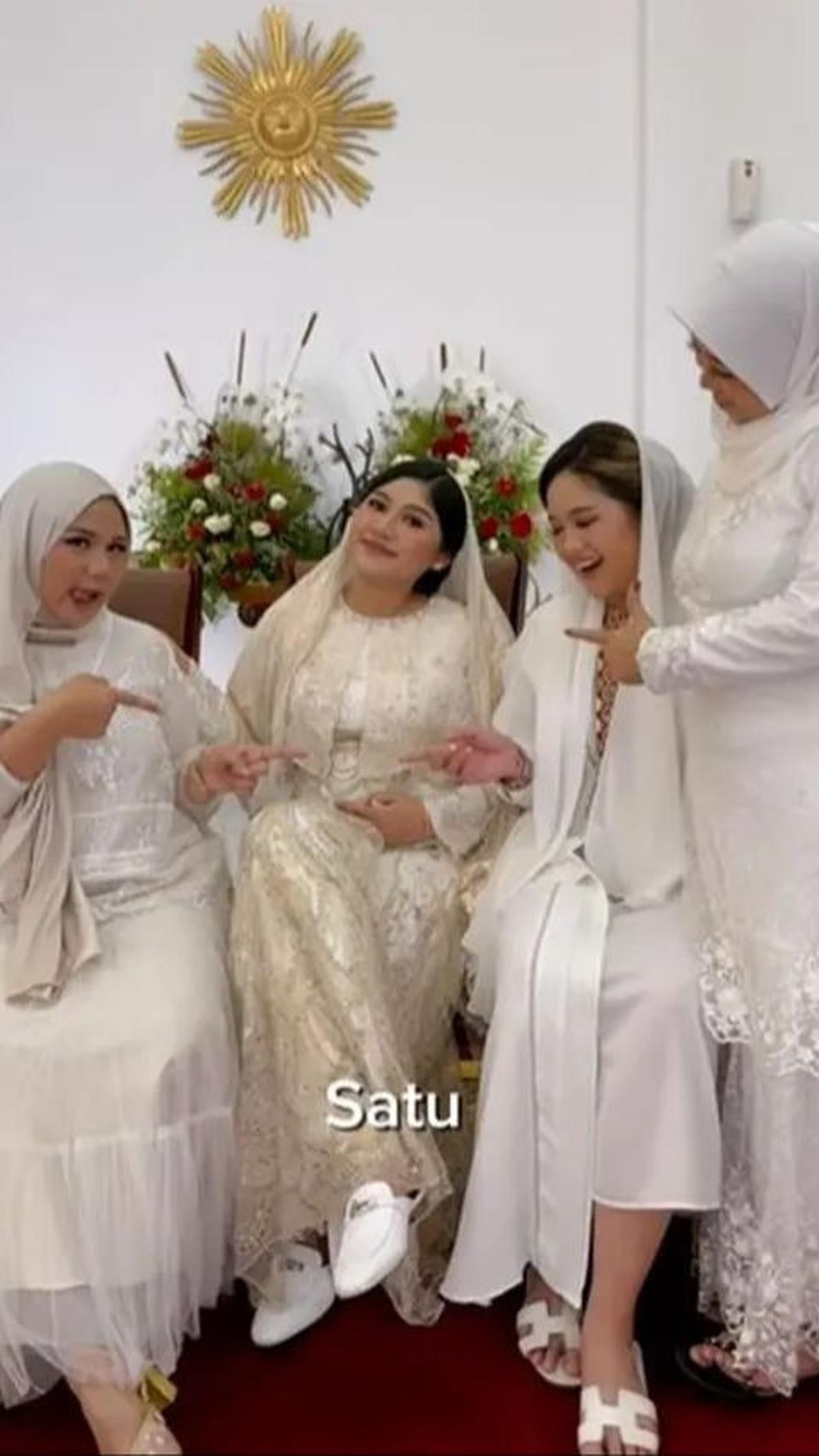 Memasuki trimester kedua, Erina sudah tampak tak sabar menanti kelahiran sang buah hati.