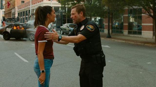 Adegan film Line of Duty (Foto: Saban Films via IMDB.com)