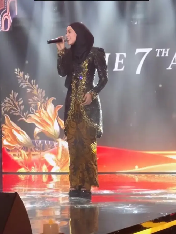 12 Gaya Glamor Public Figure Hadiri Anniversary MS Glow, Aaliyah Massaid, Nagita Slavina, hingga Celine Evangelista