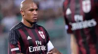 SANTAI - Nigel De Jong menanggapi santai hasil buruk yang dituai AC Milan di tiga laga awal Serie A. (Football-Italia)