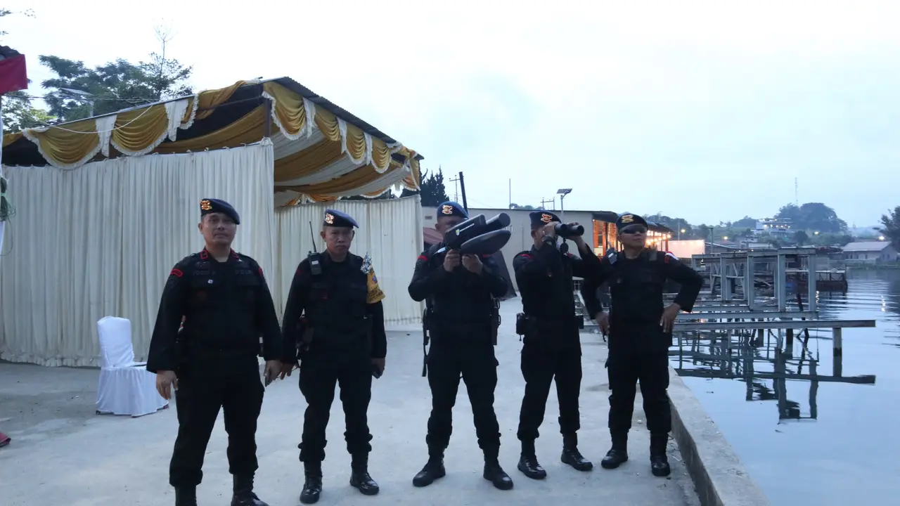 Personel Satuan Brimob Polda Sumut