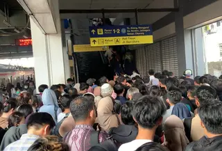 Eskalator yang biasa digunakan untuk berpindah peron di Stasiun Duri, Jakarta Barat, masih dalam proses perbaikan. (Dok.Istimewa/Andi Baskara)