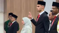 Jens Raven saat mengambil sumpah WNI di Kanwil Kemenkumham DKI Jakarta, Cawang, Jakarta, Kamis (27/06/2024). (Dok. PSSI)
