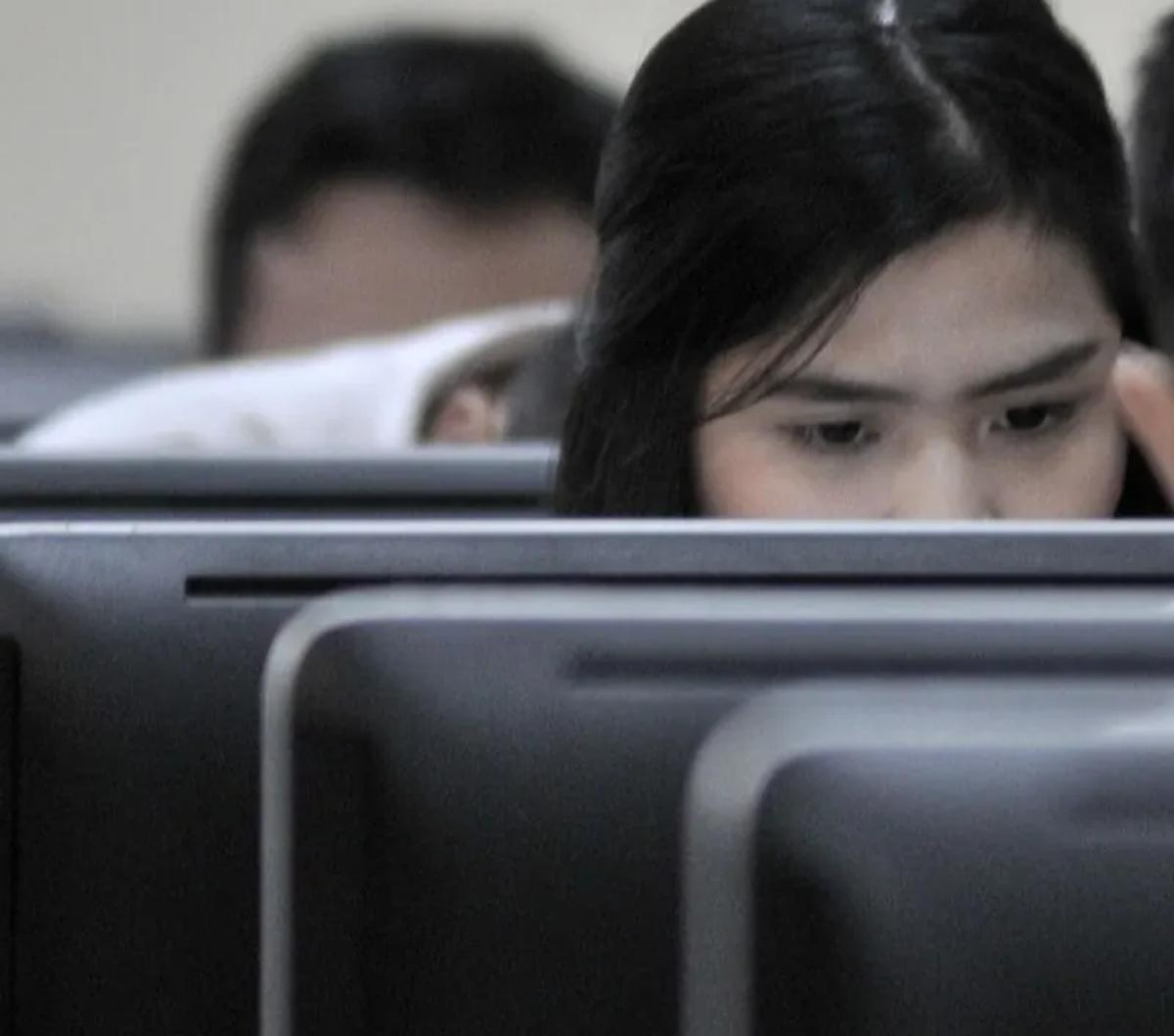 "Tetapi untuk fresh graduate akan kita perbanyak (di CPNS 2024), terutama di lini-lini pelayanan, di bawah, yang bisa mendorong target prioritas pemerintah," ujar Anas di Kantor Pusat BKN, Jakarta, Kamis (9/11).<br>