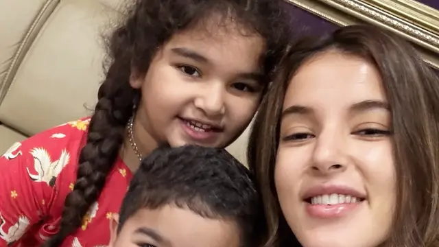 Kehangatan Tasya Farasya Bersama Kedua Anaknya saat berada di rumah. [@tasyafarasya]