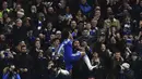 Pemain Chelsea, Willian merayakan golnya ke gawang FC Porto pada lanjutan Liga Champions leg kedua grup G di Stadion Stamford Bridge, London, Kamis (10/12/2015) dini hari WIB. (AFP Photo/Ben Stansall)