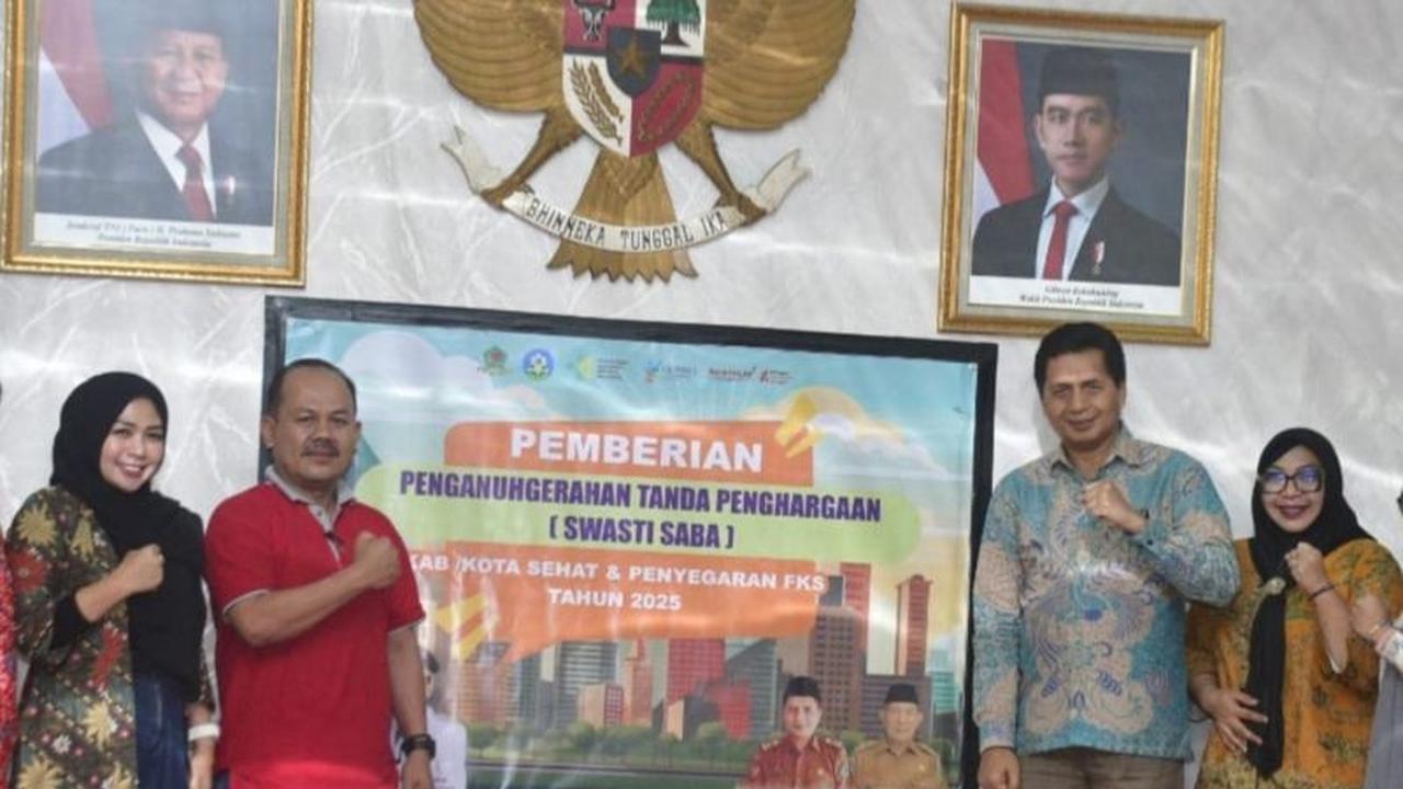 Rejang Lebong Kembali Raih Penghargaan Kabupaten Sehat Swasti Saba Padapa 2025: Bukti Komitmen Hidup Bersih