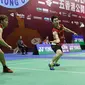 Ganda putra Indonesia Marcus Fernanldi Gideon/Kevin Sanjaya Sukamuljo lolos ke babak kedua Hong Kong Open Super Series 2015, Rabu (18/11/2015). (Liputan6.com/Humas PP PBSI)