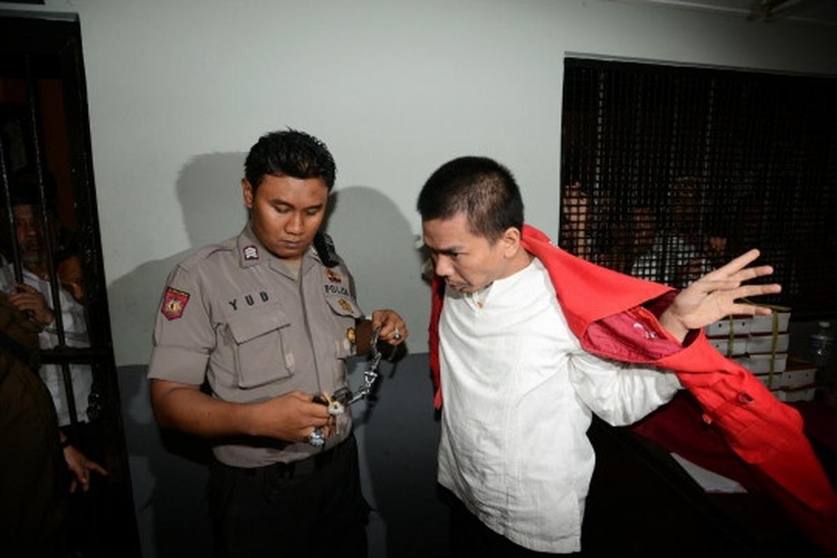Mucikari artis Robbie Abbas jalani sidang sidang perdana