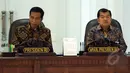 Presiden Joko Widodo dan Wakil Presiden Jusuf Kalla menggelar Sidang Kabinet Paripurna bersama para menteri di Kantor Presiden, Istana Kepresidenan, Jakarta, Rabu (4/2/2015). (Liputan6.com/Faizal Fanani)