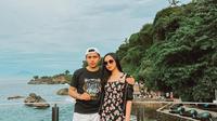Riza Syah dan Lyodra Ginting liburan di Bali (Foto: Instagram/@lyodraofficial)