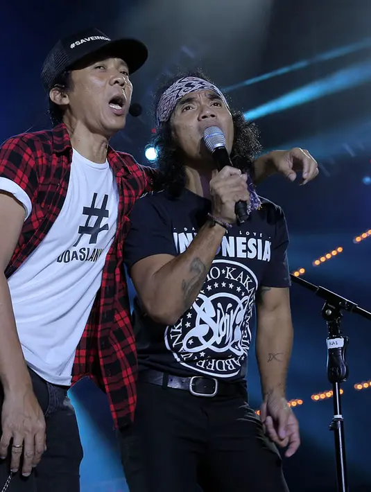 Selain grup ini sudah terbebas dari Narkoba, Kaka dan Bimbim sudah lama meninggalkan rokok. Bahkan, bebas asap rokok dari radius beberapa meter, menjadi permintaan Slank ketika manggung di manapun. (Deki Prayoga/Bintang.com)