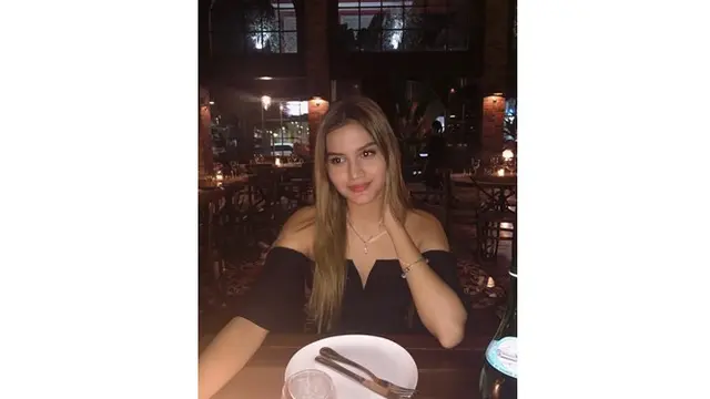 Masih muda, saat ini Chelsea Shania berusia 20 tahun.