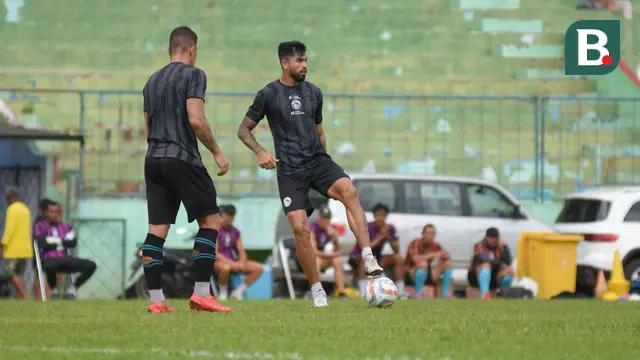 Arema FC, Julian Guevara, Charles Raphael