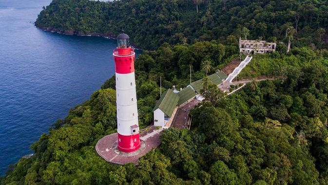 Mercusuar Willem Toren III. (dok. Instagram.com/pesonaid_travel/https://www.instagram.com/p/B1JMGTg4N_/Novi Thedora)