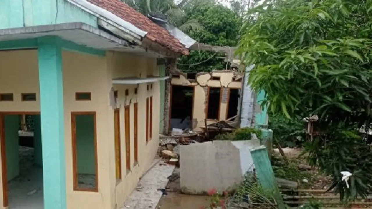 Tanah Bergerak