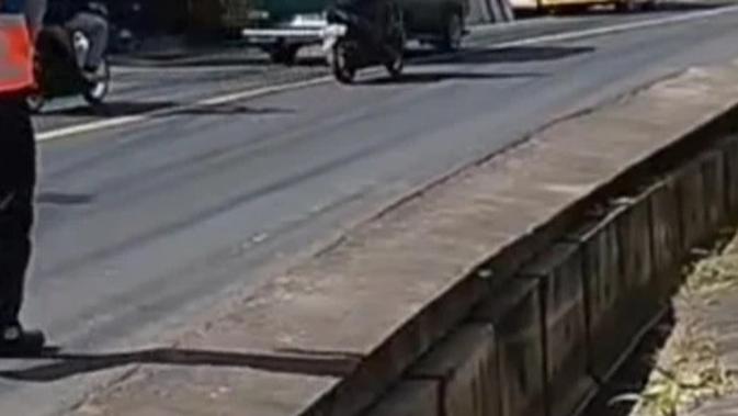 Pasutri Tewas Tersapu Banjir Saat Berboncengan Motor di Jalur Puncak, Hanyut hingga 30 Km