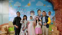 Album musik bertajuk Better Together berisi lagu-lagu untuk anak.