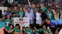 Tim putri Jakarta Elektrik PLN juara putaran pertama kompetisi bola voli Proliga 2017. (Proliga)