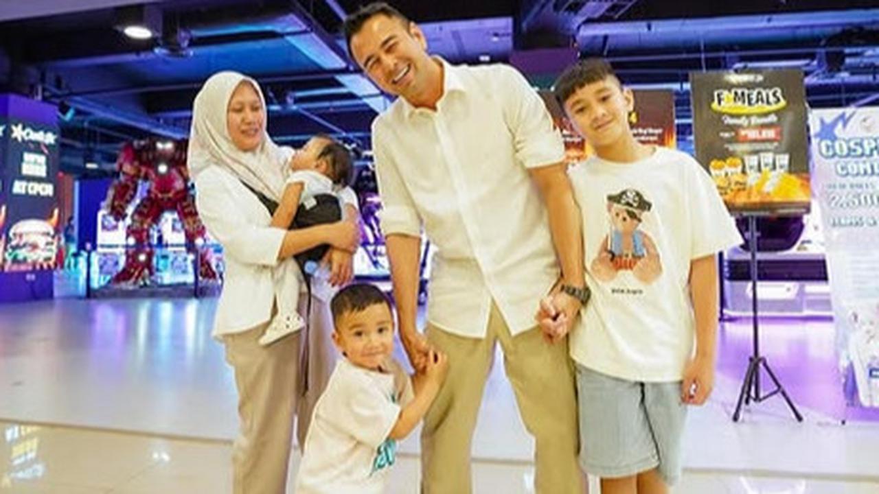 Potret Raffi Ahmad Hangout Bareng Ketiga Anaknya Tanpa Nagita Slavina di Mal, Disebut Trendsetter Buat Para Papa Muda