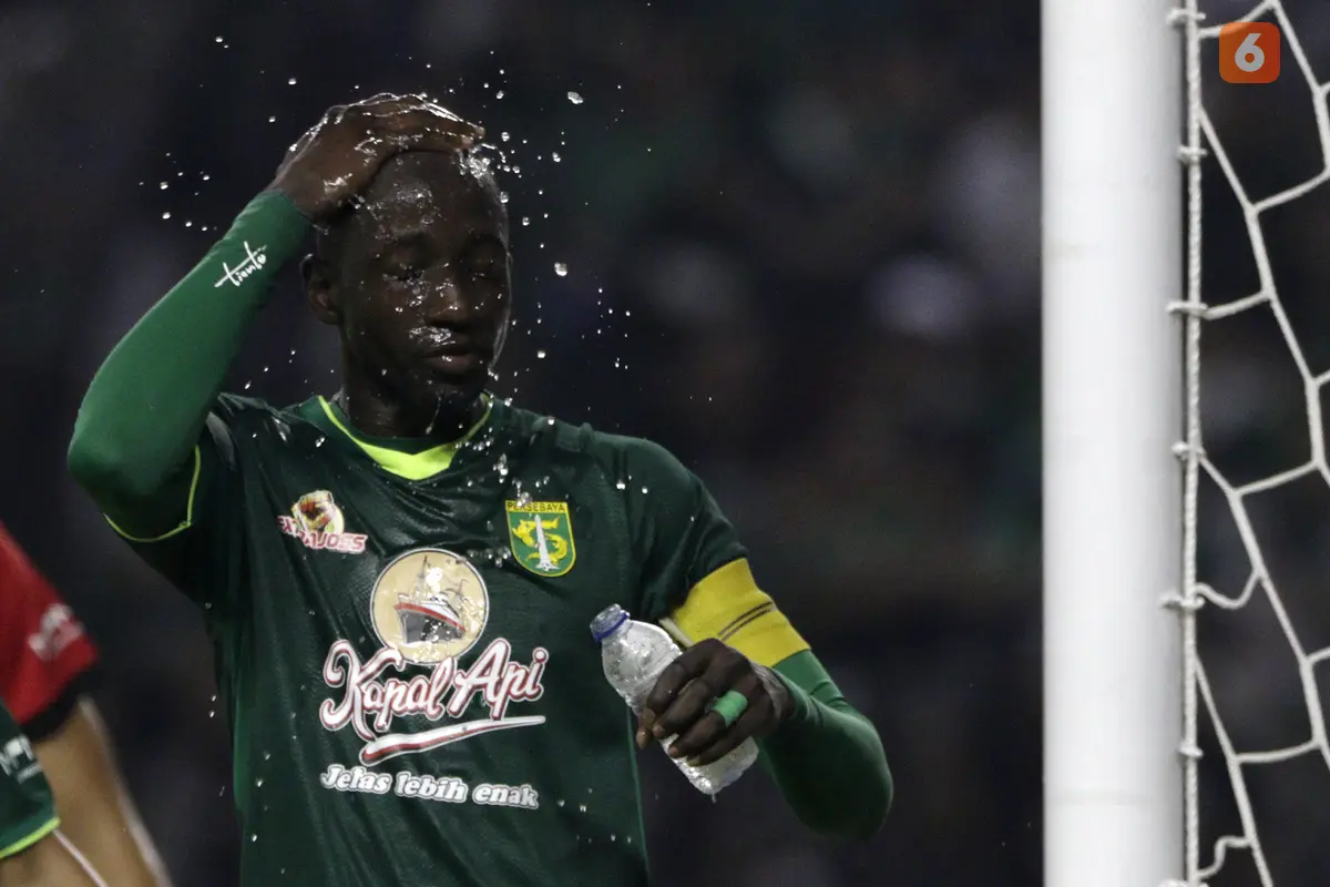Striker Persebaya, Makan Konate