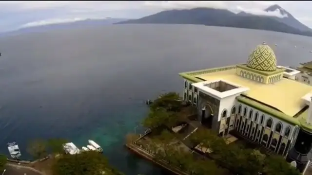 6 Masjid Terapung di Indonesia yang Kerap Dijadikan Objek Wisata Religi