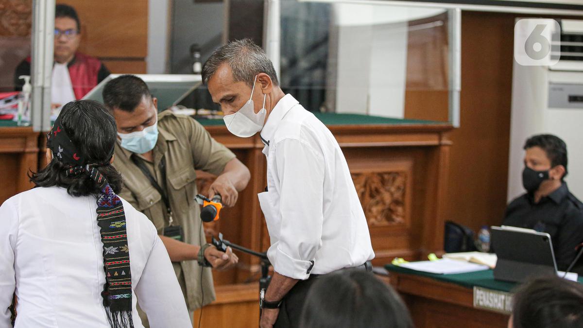 Ayah Brigadir J Minta Terdakwa Ricky Rizal dan Kuat Ma'ruf Tak Ikut Arus Ferdy Sambo