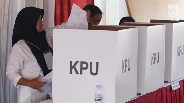 Warga Bojong Koneng Gunakan Hak Pilih