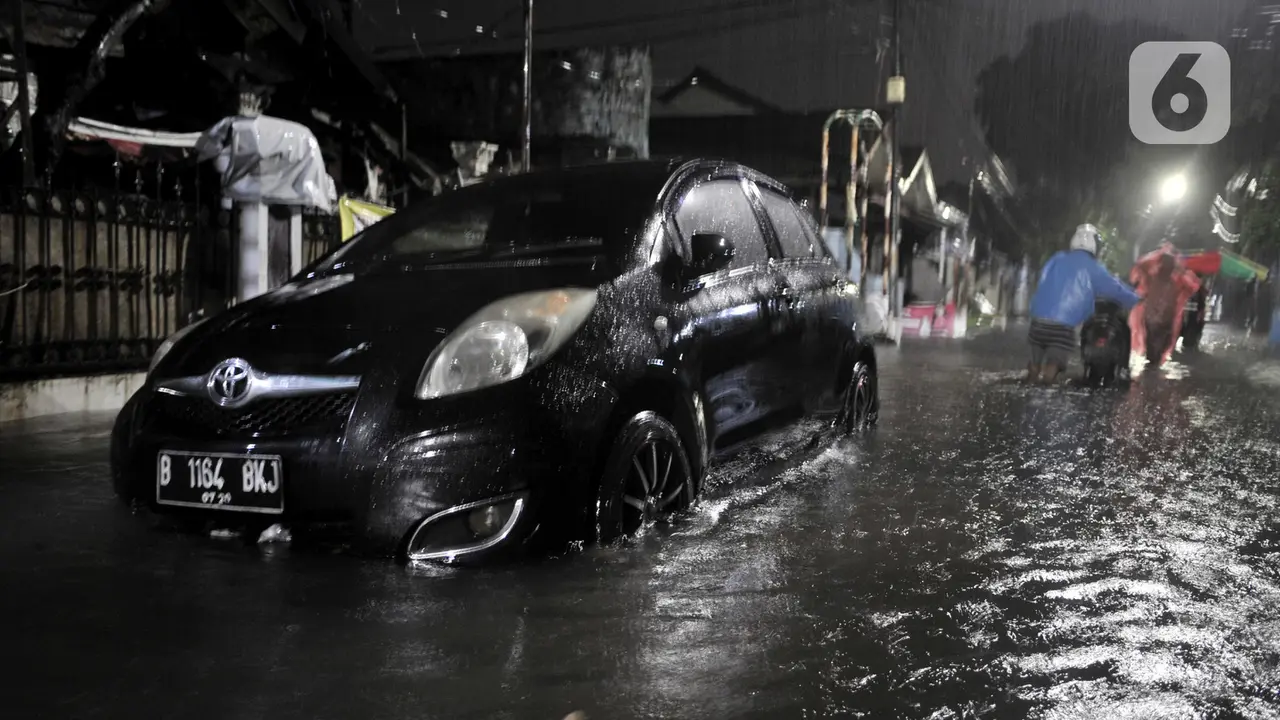 Hujan Deras, Ratusan Rumah di Cipinang Terendam Banjir