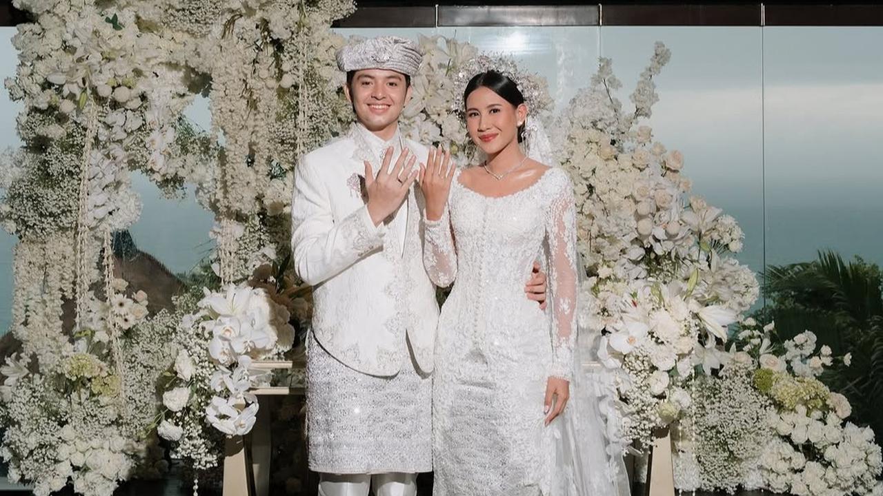 Angga Yunanda dan Shenina Cinnamon resmi menikah