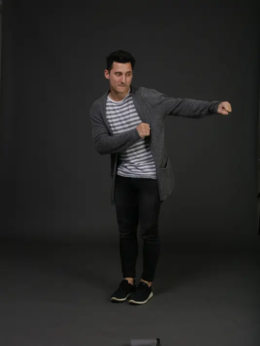 Bagi pemeran dalam film 99% Muhrim: Get Married 5 itu, meracik dan meminum kopi memang sudah menjadi hobinya. Daripada memiliki hobi jelek, lebih baik meramu sesuai dengan kesukaannya. (Bambang E. Ros/Bintang.com)