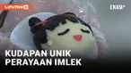 Jelang perayaan Imlek, tak hanya pernak pernik khas imlek yang mulai diburu oleh masyarakat, tetapi juga makanan. Salah satunya adalah bakpao di Palembang Sumatra Selatan, penjaja bakpao dengan berbagai macam bentuk dan karakter kebanjiran pesanan.