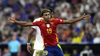 Ekspresi pemain muda Spanyol, Lamine Yamal usai menjebol gawang Prancis pada semifinal Euro 2024 di Allianz Arena, Munchen, Rabu (10/7/2024) dini hari WIB. (AP Photo/Hassan Ammar)