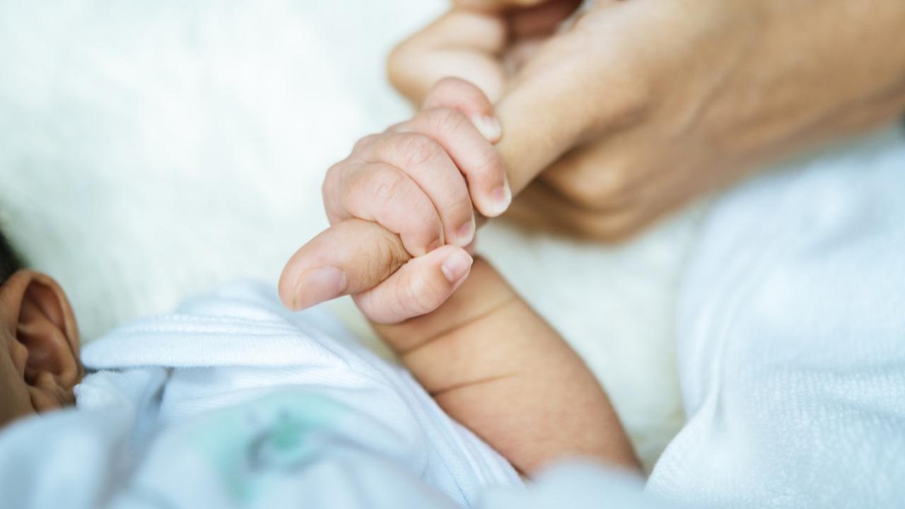 Geger Penemuan Mayat Bayi Perempuan Terbungkus Handuk di Tumpukan Sampah Tanah Abang