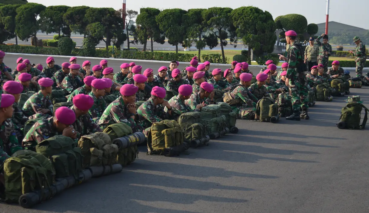 Korps Marinir mengirim Satgas Pasukan Reaksi Cepat Penanggulangan Bencana (PRCPB) Marinir dari Lanud Halim Perdanakusuma, Jakarta, Senin (6/8). Sebanyak 200 personel ini akan membantu penanganan bencana gempa Lombok. (Liputan6.com/HO/Dispen Kormar)