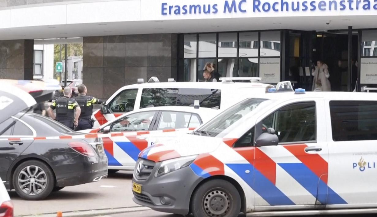 Media Belanda melaporkan bahwa tersangka bernama Fouad L. Belum ada motif yang diumumkan polisi Belanda.  (AP Photo)