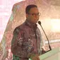 Gubernur DKI Jakarta Anies Baswedan memberi sambutan saat peletakan batu pertama atau ground breaking, Jakarta, Kamis (18/1). Sementara 195 unit sisanya adalah tipe 21 dengan harga jual Rp 185 juta. (Liputan6.com/Pool/Budi)