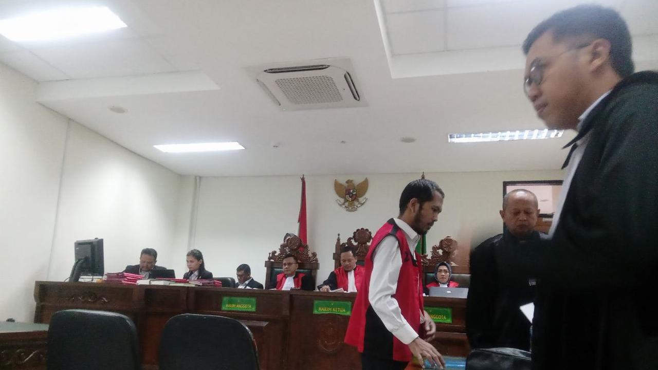 Terdakwa kasus mutilasi, Ecky Listhianto (38) divonis pidana seumur hidup oleh Majelis Hakim Pengadilan Negeri Cikarang, Kabupaten Bekasi, Senin (18/9).&nbsp;<br>