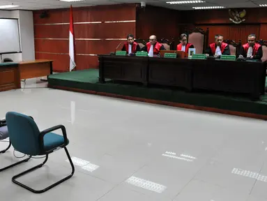 Terdakwa kasus korupsi Transjakarta tidak menghadiri sidang pembacaan putusan di Pengadilan Tipikor, Jakarta, Senin (21/9/2015). Penundaan pembacaan putusan dilakukan lantaran Udar menjalani operasi. (Liputan6.com/Andrian M Tunay)