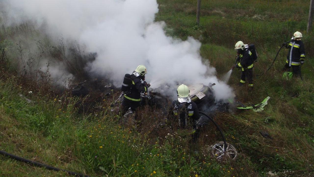 Kecelakaan Hebat, Lamborghini Huracan Hangus Tak Berbekas