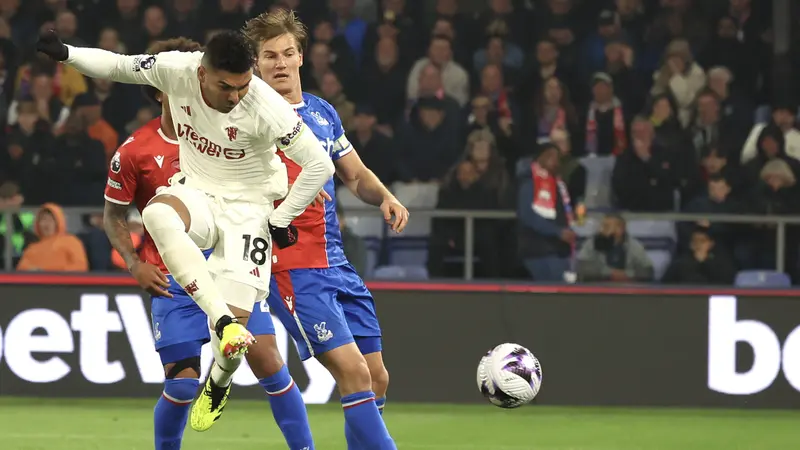 Foto: Penampilan Melempem Casemiro yang Disebut Jadi Biang Kerok Kekalahan MU dari Crystal Palace