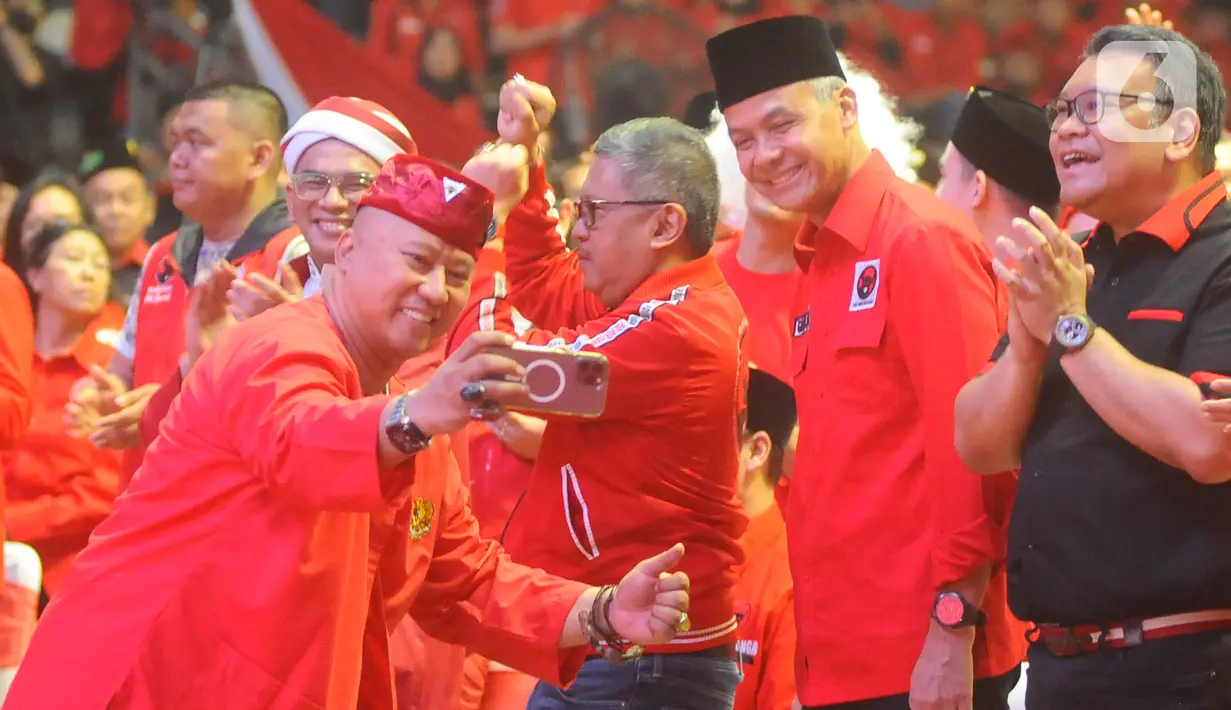 Gubernur Jawa Tengah itu tiba di Hall Basket GBK sekitar pukul 11.30 WIB. (merdeka.com/Arie Basuki)