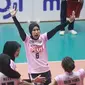 Setter Gresik Petrokimia Pupuk Indonesia Yolana Bheta Pangestika dan rekan-rekannya meluapkan kegembiraan saat meraih poin pada final four PLN Mobile Proliga 2023 melawan Jakarta Pertamina Fastron di&nbsp;GOR Tridharma Gresik, Jumat (24/2/2023). (foto: Proliga)